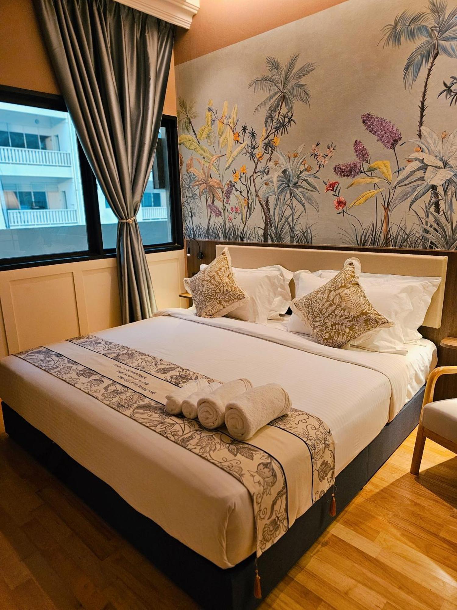The Palm Suite At Lava Mansion George Town Exterior photo