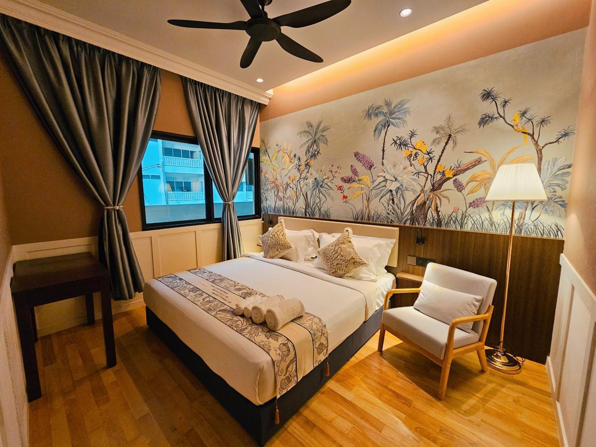 The Palm Suite At Lava Mansion George Town Exterior photo