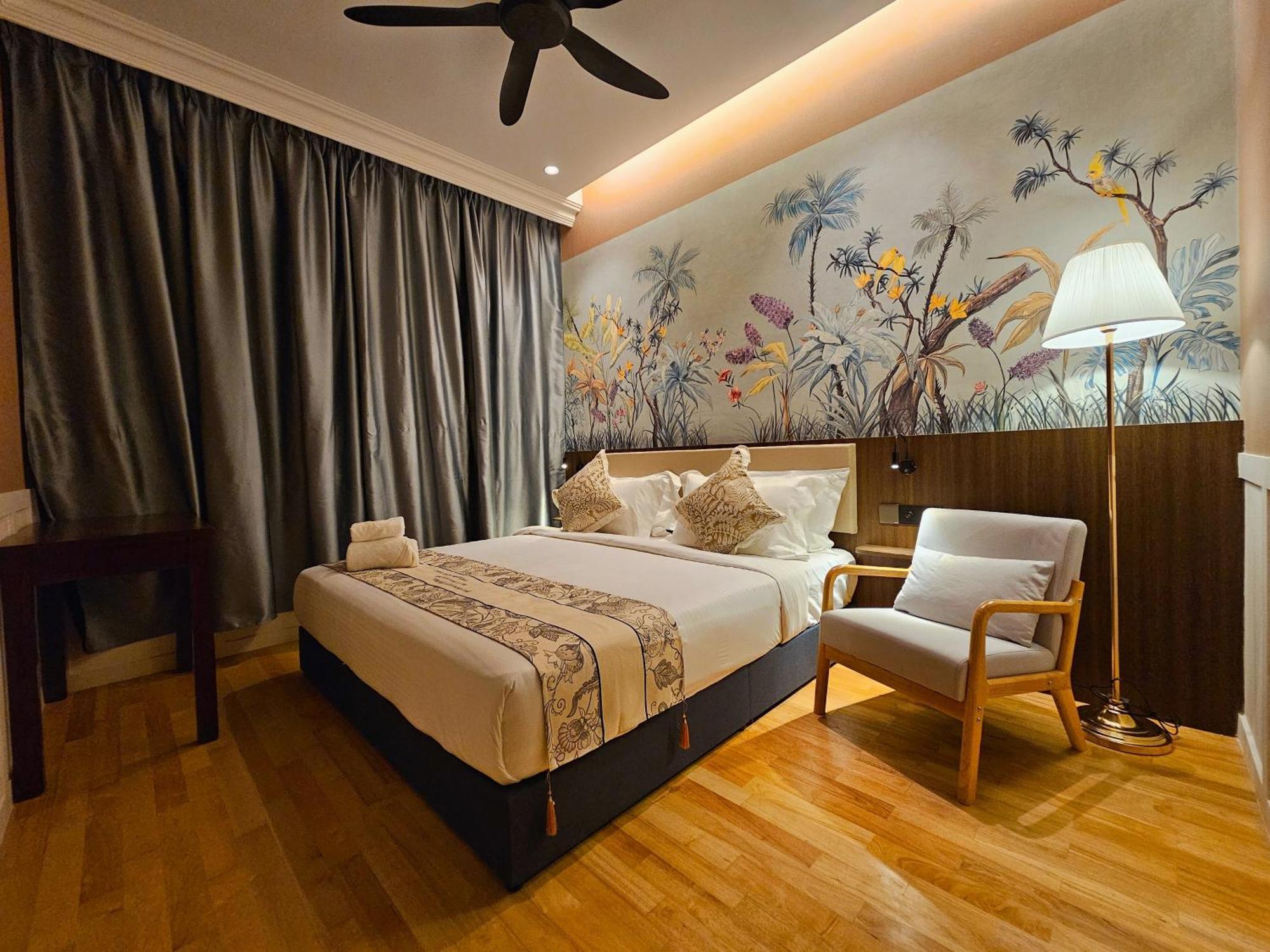 The Palm Suite At Lava Mansion George Town Exterior photo